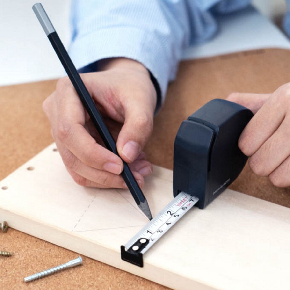 Self-Lock Measure Tape