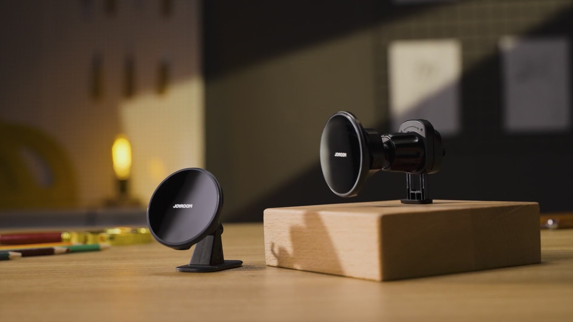 Load video: Car Phone Holder - Air vent - Magsafe - Wireless charging - With 60W Cable